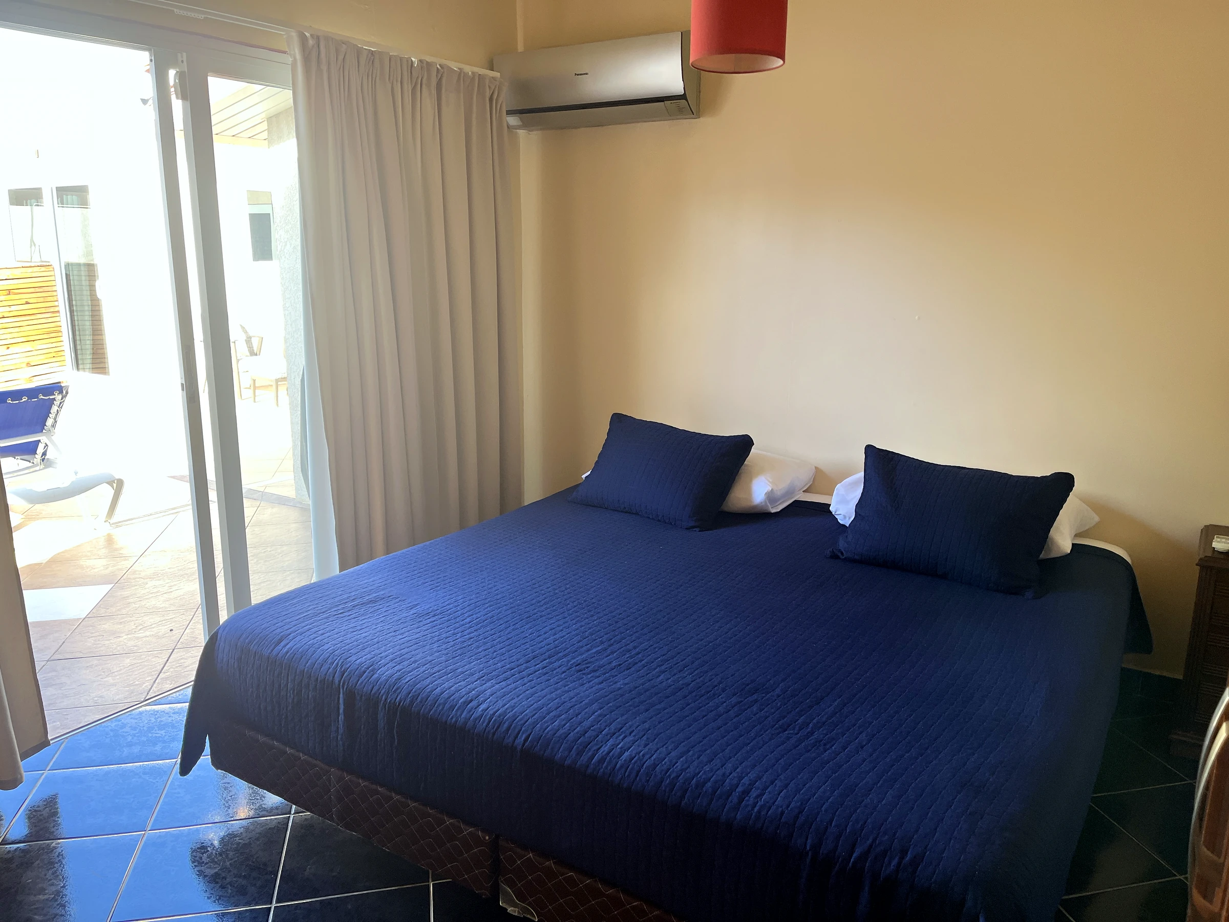 The bedroom — Honeymoon Paradise Suite